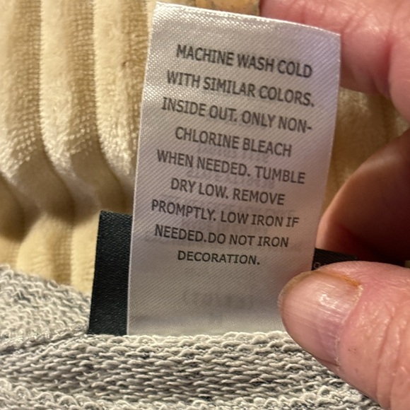 New heather gray Harry Potter short sleeve sweatshirt hogwart sign on front - Picture 7 of 11